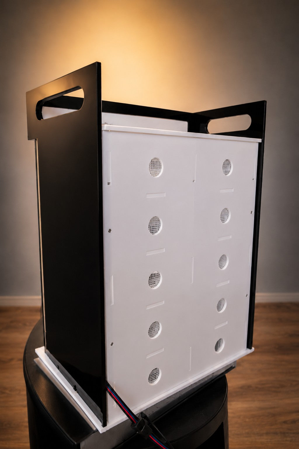 KF004-C 10 Car LED Display Case